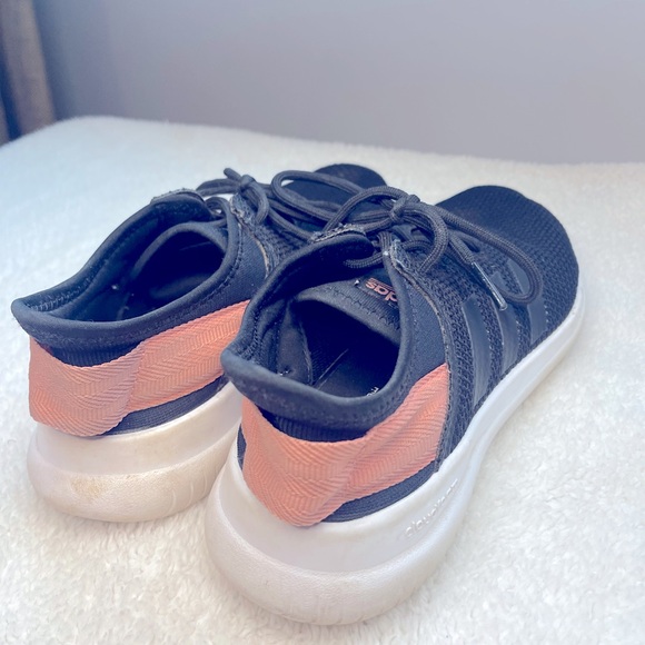 Women’s Adidas athletic shoes. Size 7. - Picture 2 of 2